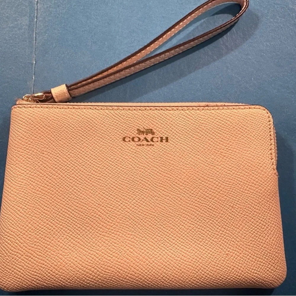 2 pc Coach Black Leather Wristlet & White Leather Wristlet Both Sold together - Picture 2 of 4